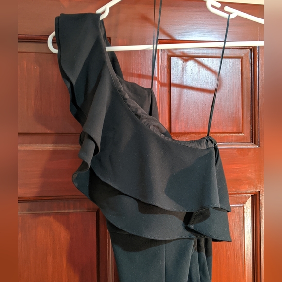 French Connection Black Whisper One Shoulder Ruffled Dress Size 4 - Picture 5 of 10